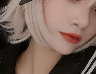 探索Azami的内心世界：精选尼禄写真合集，尽享视觉盛宴.txt