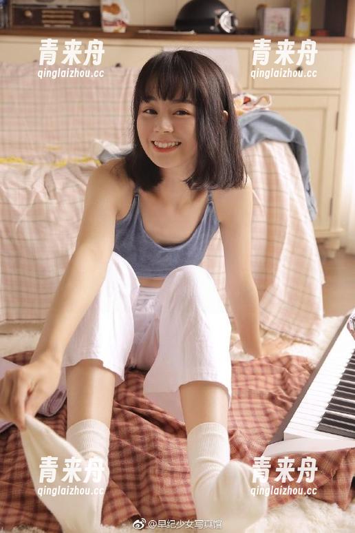 Callmecandy 微密圈 - Callmecandy黑丝高跟写真:定制出属于你的风格之美,散发无限魅力.txt