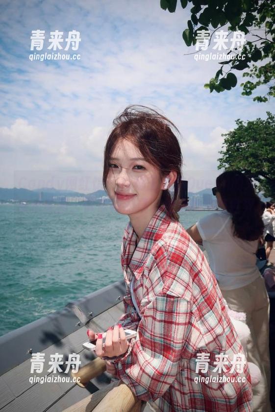 Candy网红馆 - 探秘王婉悠Queen的死库水美图，带你畅游精彩绝伦的写真世界.txt