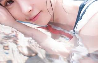 DKGirl御女郎 – 韩恩熙展现泳池之美：不可错过的优雅写真作品.txt