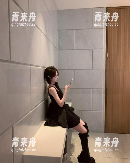 Feilin嗲囡囡 - 就是阿朱啊校园图包更新，看看这位博主究竟有多会拍！.txt