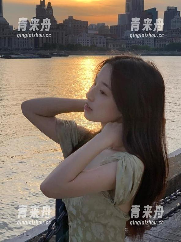 Feilin嗲囡囡-模特YOYO Feilin嗲囡囡 - 细品模特YOYO的死库水美图,追溯写真艺术的灵感与创意!.txt