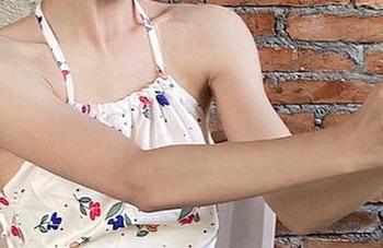 GIRLT果团网 – 独特高清作品：探寻云菲菲与牛仔裤的时尚故事与个人风格.txt