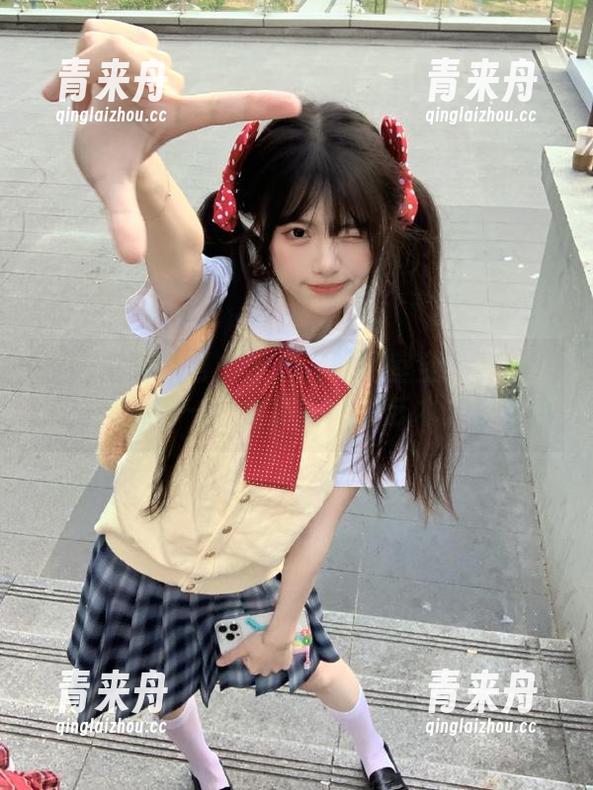 GIRLT果团网 - 梦心月的浴室全套写真作品，捕捉每一个魅惑瞬间的艺术之美.txt