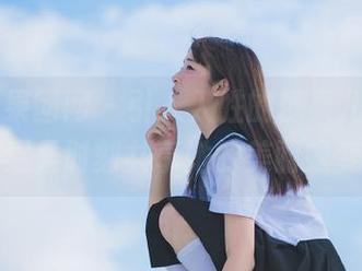 GIRLT果团网 – 引人入胜的糖果儿图集，精选温柔时刻共享她的美丽蜕变.txt
