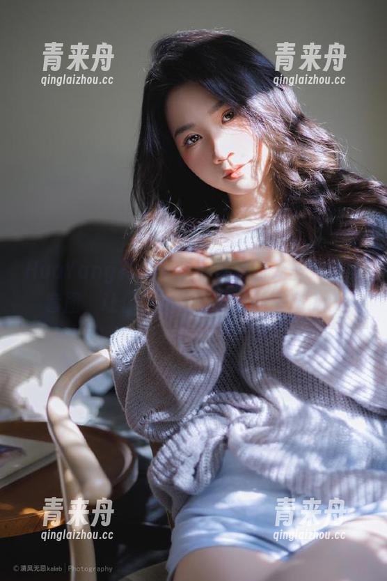 HuaYang花漾-李可可 HuaYang花漾 - 李可可最新无圣光网袜套图,让你体验不同寻常的美感.txt