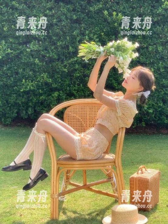 HuaYang花漾-顾欣怡 HuaYang花漾 - 瞩目高清作品,顾欣怡比基尼写真:让每个角度都闪耀独特魅力.txt