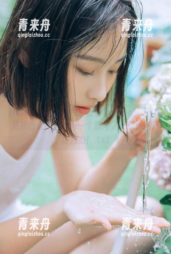HuaYan花の颜 - 最新伊小七MoMo日常美照合集：温暖每一个瞬间，记录她的独特魅力！.txt