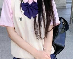 IMiss爱蜜社 – Winki丝姬眼镜写真集：透过镜框记录她的故事与时尚瞬间.txt