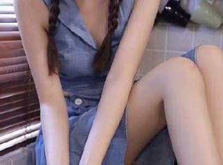 IMiss爱蜜社 – 许诺Sabrina的旗袍写真：下载比你想象中更有气场的美丽.txt