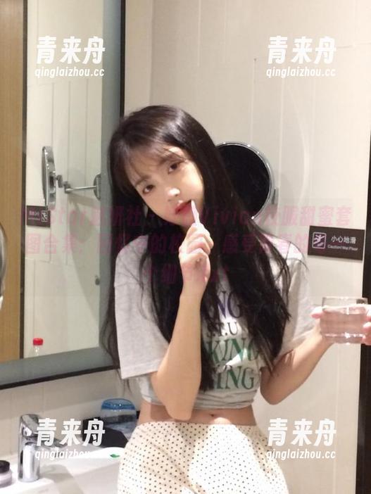 MiStar魅妍社 - 妤薇Vivian校服甜蜜套图合集：回忆中的校园，感受青春的每一个细节.txt