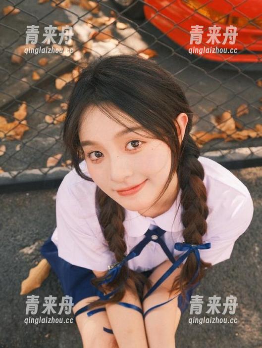 MiStar魅妍社 - 沈佳熹纤细美脚写真套图，带你领略美的极致诱惑.txt