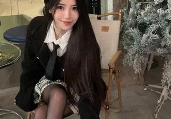 SIEE丝意 – 依依的水手服美图图集：每一张都仿佛在讲述一个关于海的故事.txt