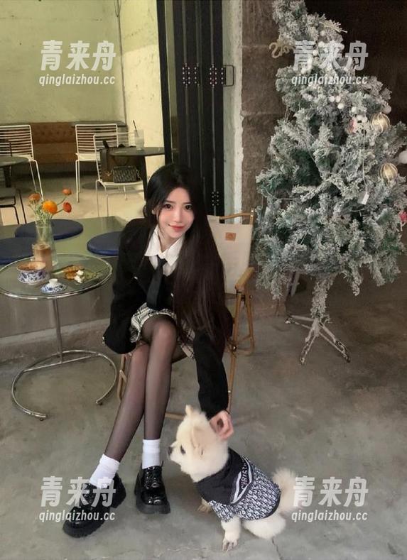 SIEE丝意-依依 SIEE丝意 - 依依的水手服美图图集:每一张都仿佛在讲述一个关于海的故事.txt