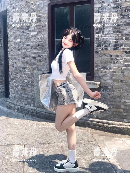 SSA丝社 - 引领时尚潮流！秀秀新模首秀美腿黑丝全新作品合集已更新.txt