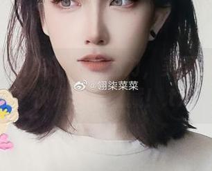 Sakiiii翎柒的网袜魅力，美图让你心动，快来下载收藏！.txt