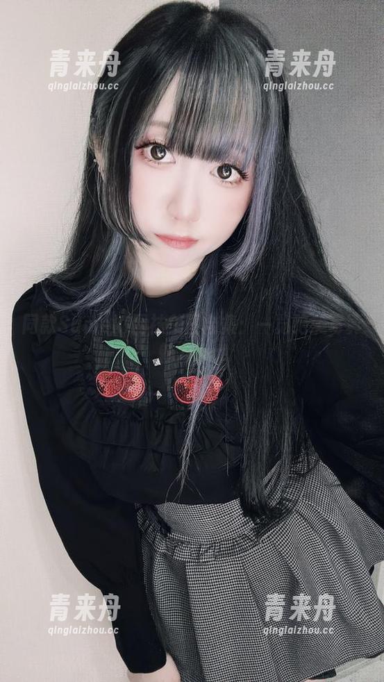 同款Sameki网袜美图合集：一览绝美写真魅力.txt