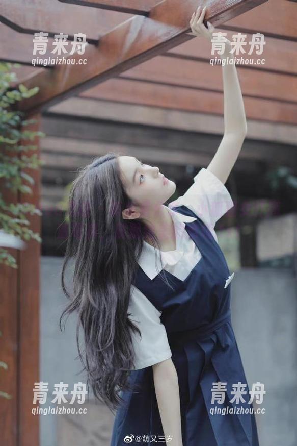 SiHua思话 - 高质量分享：小狐狸女仆高清写真，展现纯美的意境.txt