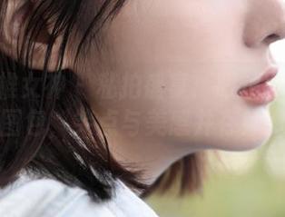 TGOD推女神 – 私拍盛宴：眼镜下的莫雅淇图包，笑点与美感并存！.txt