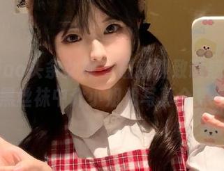TouTiao头条女神 – 最新极致诱惑：幻雪儿黑丝袜中介小姐姐写真合集.txt