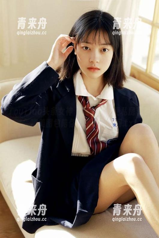 TouTiao头条女神-张蓝欣 TouTiao头条女神 - 张蓝欣天使私房写真,精美图包陪你体验唯美瞬间.txt