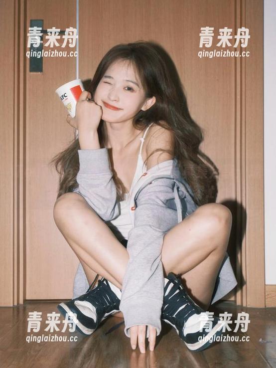 TouTiao头条女神-瑞宝儿 TouTiao头条女神 - 少女写真集分享:瑞宝儿的清新风格与迷人笑容.txt