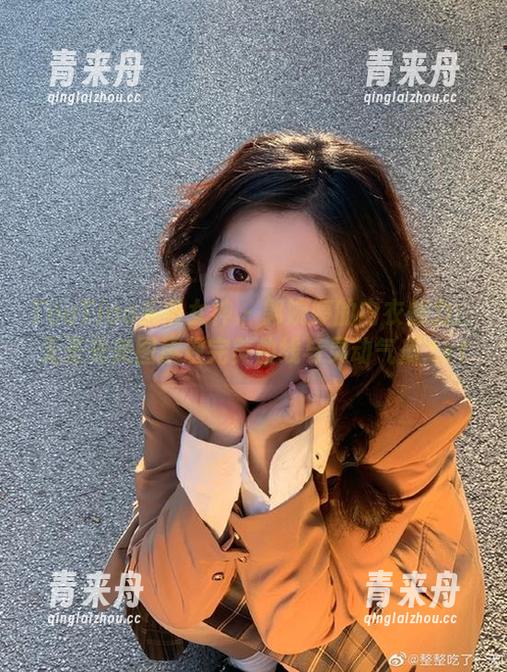 TouTiao头条女神-郭婉婷 TouTiao头条女神 - 郭婉婷的内衣魅力:无圣光美图展现完美曲线与灵动气质.txt