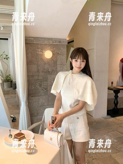 UGirls尤果网-丁筱南 UGirls尤果网 - 揭秘丁筱南最新套装作品中的时尚密码,带你走在潮流前端.txt