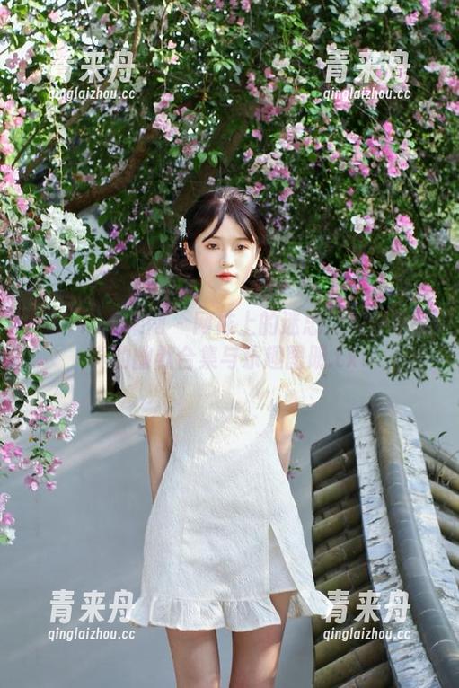 UGirls尤果网 - 网袜上的迷思：周妍希写真的幽默合集与乐趣图册.txt