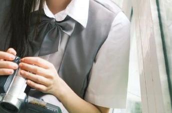 UGirls尤果网 – 尽览夏倪可ella的“透明”写真，感受她在镜头下的轻盈与纯粹图片.txt