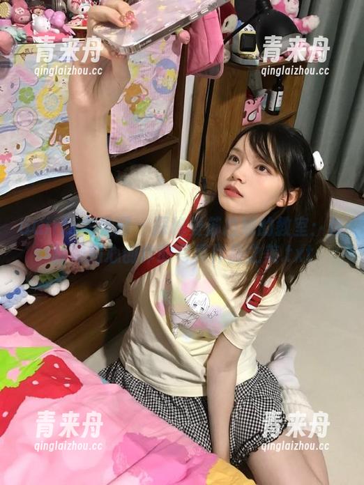 UGirls尤果网 - 探秘曼苏拉娜的教室：体验她用心创作的写真作品之美.txt