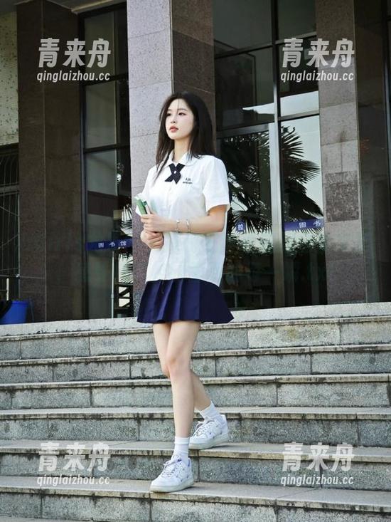 UGirls尤果网-王谨轩 UGirls尤果网 - 探秘王谨轩校服全套作品,感受纯真校园生活的每一瞬.txt
