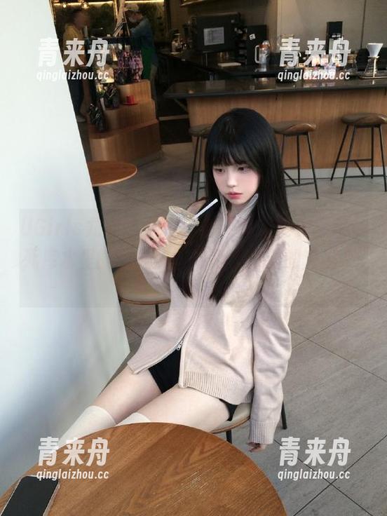 UGirls尤果网-穆菲菲 UGirls尤果网 - 通过穆菲菲的镜头,欣赏死库水里的迷人美图与令人心动的套图.txt