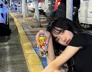 UGirls尤果网 – 芊小童黑丝写真，每一张都值得珍藏，网盘下载助你拥抱独特魅力！.txt