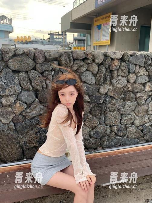 UGirls尤果网-谭晓彤 UGirls尤果网 - 谭晓彤女神图集:沉醉于她的每一幅摄影作品之中.txt