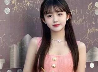 UGirls尤果网 – 赵娜娜日常分享作品集：感受她生活中的每一份轻盈与自在.txt