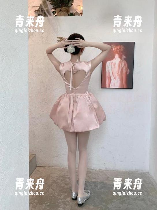 XINGYAN星颜社-赵馨悦 XINGYAN星颜社 - 感受赵馨悦的温柔韵味,完美写真图包让你心动!.txt