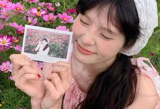 Xiuren秀人网 – 最新写真亮相：MOON嘉依穿白衬衫的美丽图片集.txt
