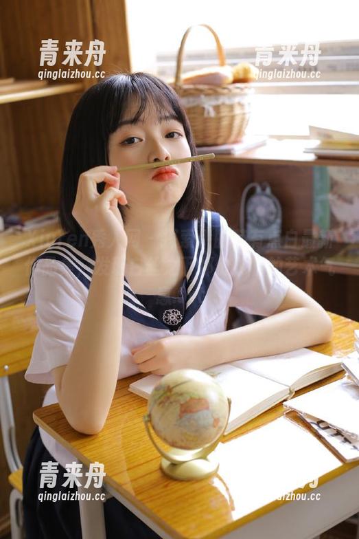 Xiuren秀人网 - 探索伊丽莎有点白最新作品集，发现白丝之下那份独特的艺术气息.txt