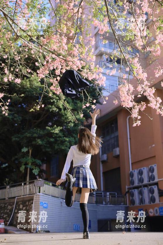 Xiuren秀人网-刘婷婷 Xiuren秀人网 - 刘婷婷最新海边写真作品集分享:完美演绎海洋的魅力与自由.txt