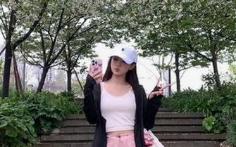 Xiuren秀人网 – 精品美图精选，刘婷婷以黑色为主题，塑造令人陶醉的视觉体验.txt
