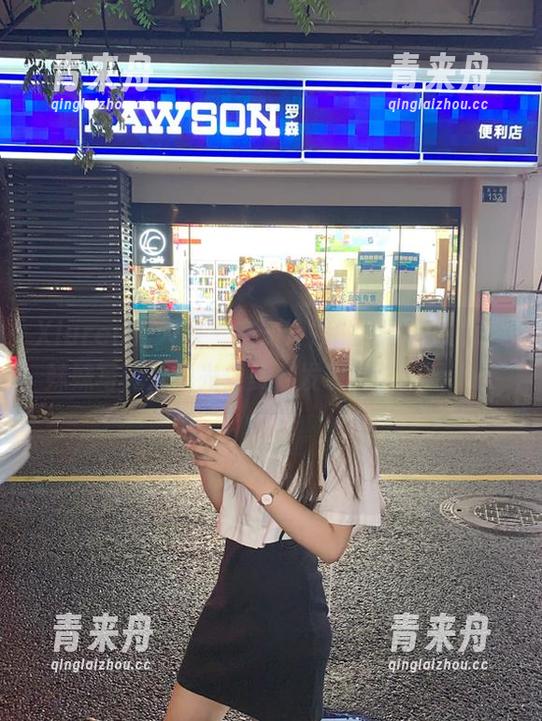 Xiuren秀人网-刘婷婷 Xiuren秀人网 - 在刘婷婷的世界里,探索妹妹写真无圣光之美,发现别样美图.txt