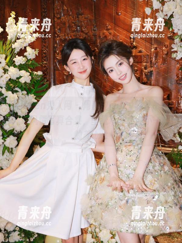 Xiuren秀人网-周慕汐fairy Xiuren秀人网 - 周慕汐fairy黑丝吊裙魅惑风情写真合集,壁纸带你感受不一样的美.txt
