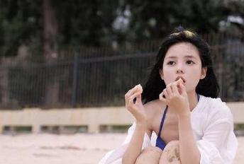Xiuren秀人网 – 收集“奶芙乔乔姐姐”充满魅力的写真作品资源，感受她独特的女性视角与风情.txt