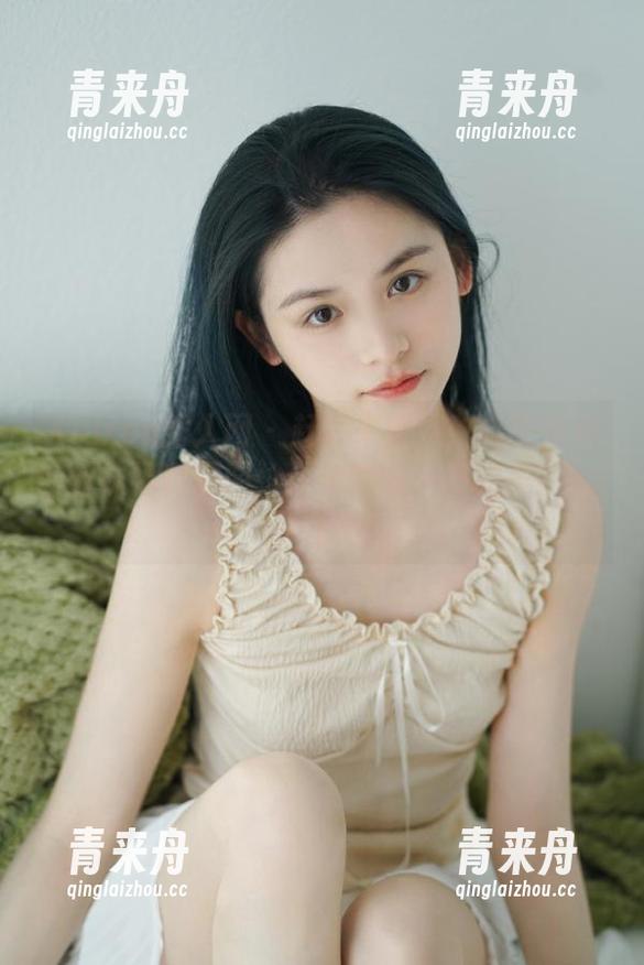 Xiuren秀人网 - 赶紧来围观！奶芙乔乔的丝袜福利原图，让你眼前一亮的美！.txt