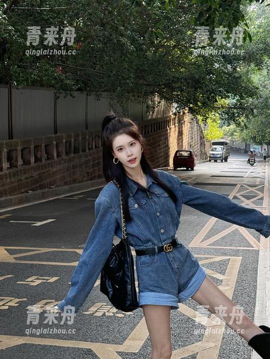 Xiuren秀人网-娜娜子yy Xiuren秀人网 - 娜娜子yy空姐写真分享:绽放于机舱之上的绝美风景与动人姿态.txt
