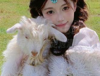 Xiuren秀人网 – 捕捉夏日的韵味，婠婠么最新图库写真带你走进清新世界.txt