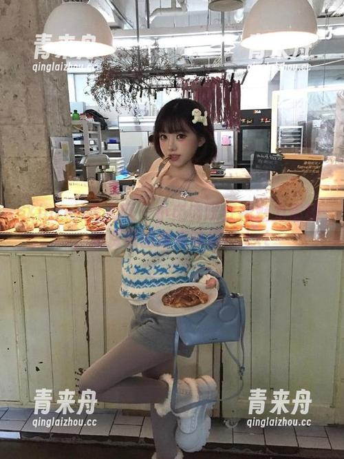 Xiuren秀人网 - 小肉肉咪红裙魅力爆棚，免费原图速来领取！.txt