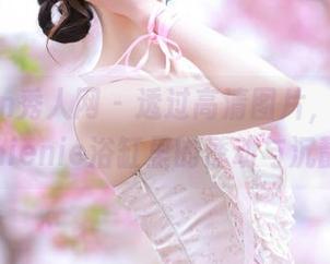 Xiuren秀人网 – 透过高清图片，感受小薯条nienie浴缸里的悸动与沉静.txt