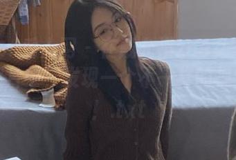 Xiuren秀人网 – 在戴允祺zoe女王的原图与照片中，发现一个不一样的视觉传奇！.txt